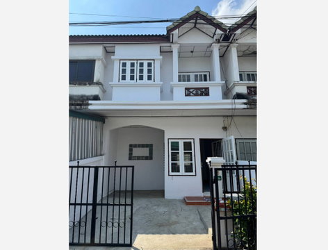Petcharat Village Soi Lam Luk Ka 15, Khu Khot, Pathum Thani, Townhouse 2 Beds 2 Baths / Call : 088-982-6641
