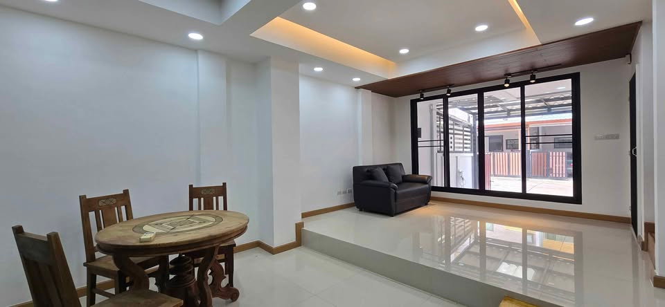 รูป *BH1-428*  หมู่บ้านนี้น้ำไม่ท่วม!!  Home Office รีโนเวทใหม่ ใกล้ BTS แบริ่ง จอดรถ 3 คัน จดทะเบียนบริษัทได้  โครงการ: หมู่บ้านสารินวิซ แบริ่ง  - รูปที่ 5/17
