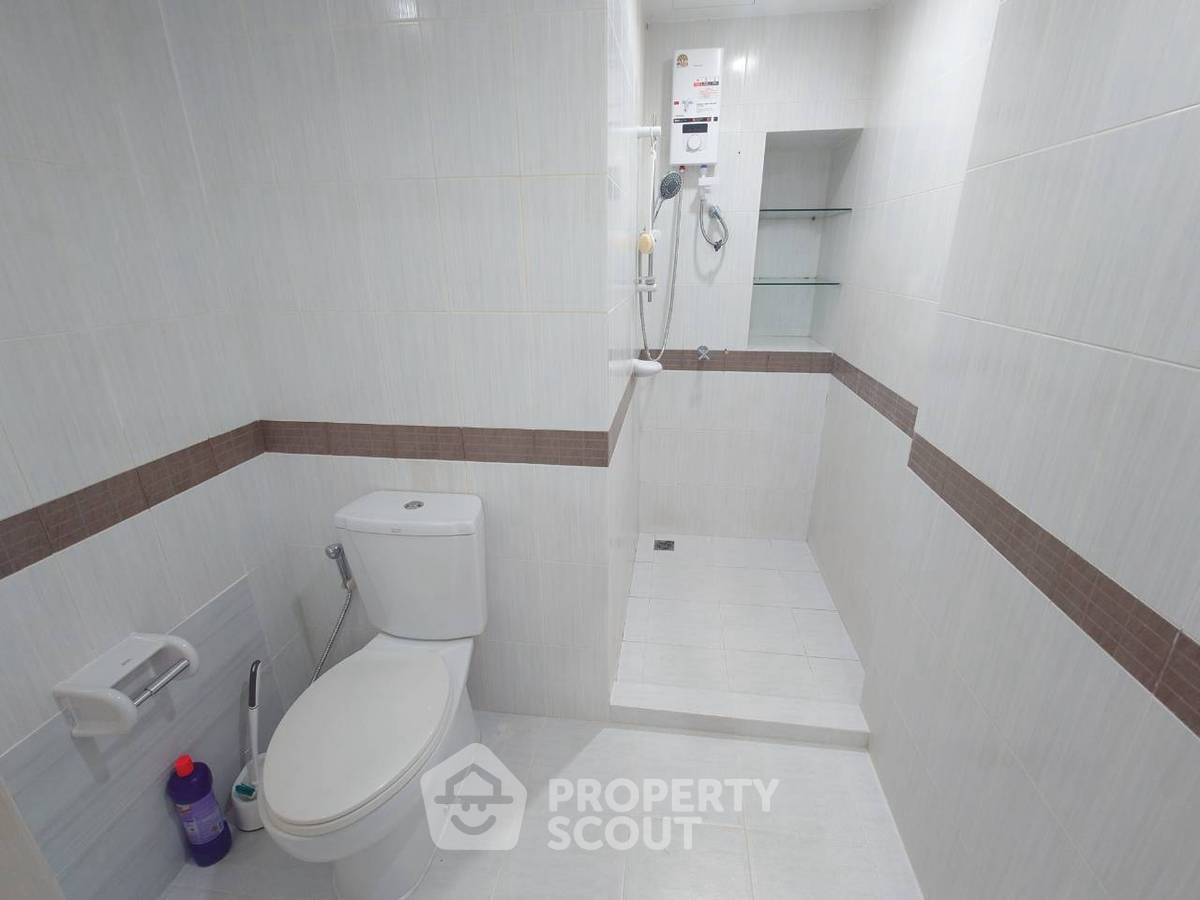 picture 2-BR Condo At Casa Condo Asoke - Dindaeng Near MRT Phra Ram 9 (ID 3387580) - 11/14