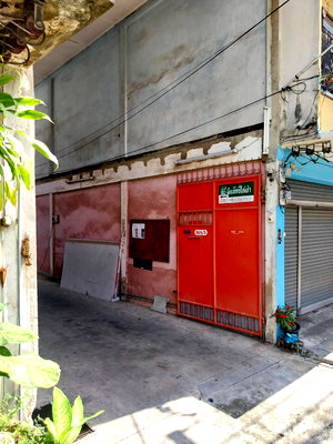 Shophouses for sale Bangkok : House with land for sale on Chan Road.House with land for sale, Chan Road, 111 square wah.