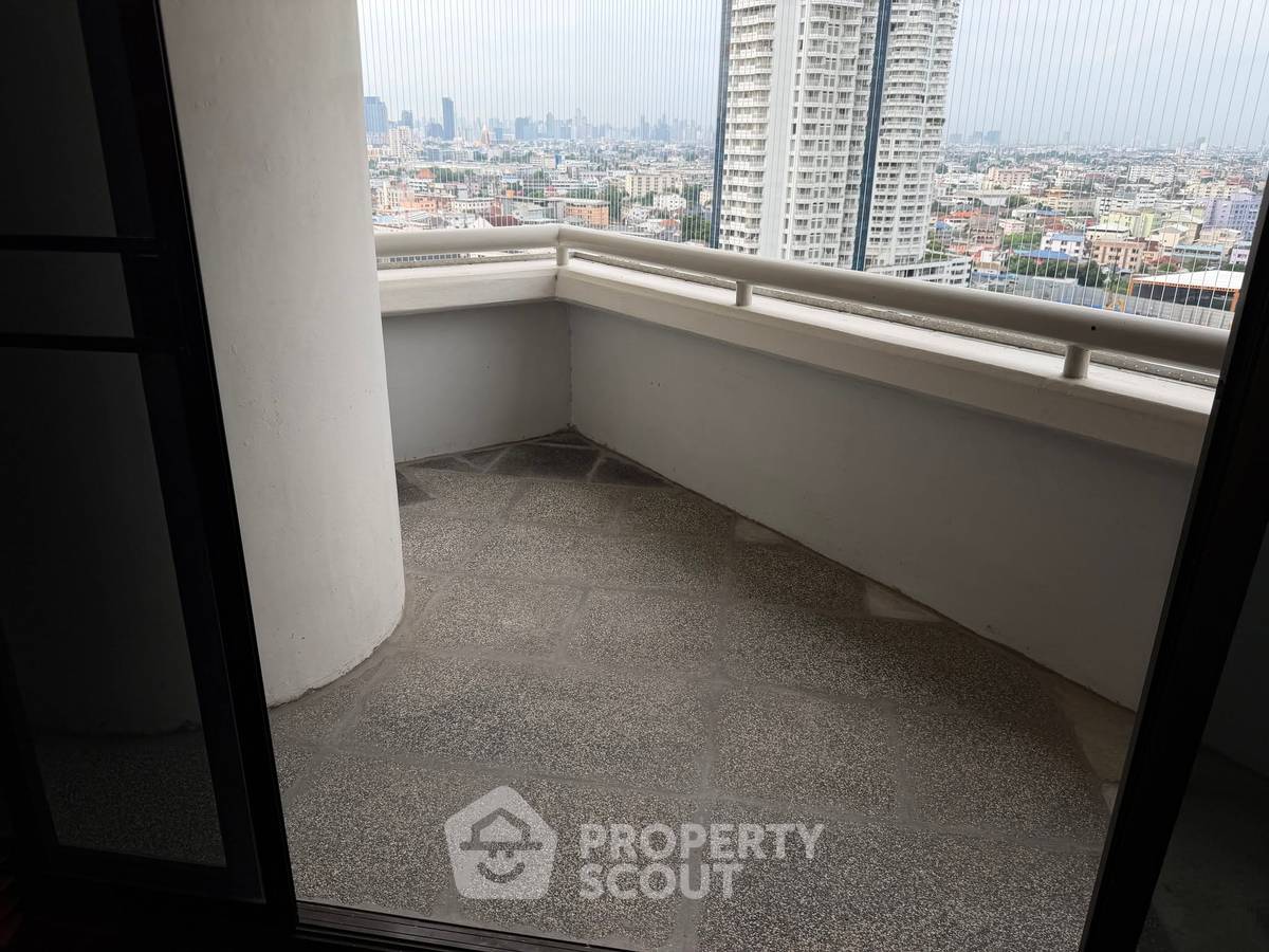 picture 3-BR Condo at Central City East Tower in Bang Na Nuea (ID 3387709) - 6/17