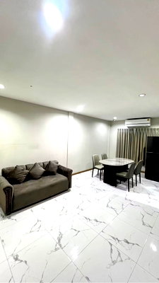 Townhouses for rent Bangkok : House for rent at Siri House Ratchada 18.