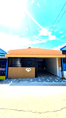 ขายบ้านเดี่ยว : บ้านชั้นเดียว รีโนเวทพร้อมอยู่ หมู่บ้านอมรทรัพย์ ถนนอยู่วิทยา 16 ซอย22 กระทุ่มราย หนองจอก ราคาถูกมากๆ