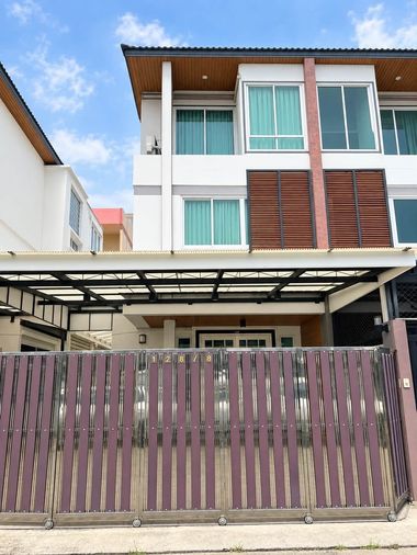 ให้เช่าบ้านเดี่ยว 3 ห้องนอน 165 ตร.ม. 25 ตร.ว. เขตห้วยขวาง