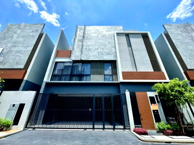 เช่าบ้านเดี่ยว เขตบางกะปิ : 🏡ให้เช่าบ้านเดี่ยว BUGAAN กรุงเทพกรีฑา แต่งครบพร้อมอยู่ (3 ห้องนอน 5 ห้องน้ำ) ค่าเช่า 200,000 บาท/เดือน ▫️Line: @sanhaproperty