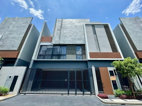 🏡ให้เช่าบ้านเดี่ยว BUGAAN กรุงเทพกรีฑา แต่งครบพร้อมอยู่ (3 ห้องนอน 5 ห้องน้ำ) ค่าเช่า 200,000 บาท/เดือน ▫️Line: @sanhaproperty