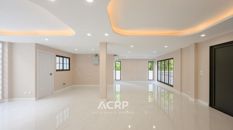 ขายบ้านเดี่ยว 4 ห้องนอน 280 ตร.ม. 80 ตร.ว. เขตบางนา