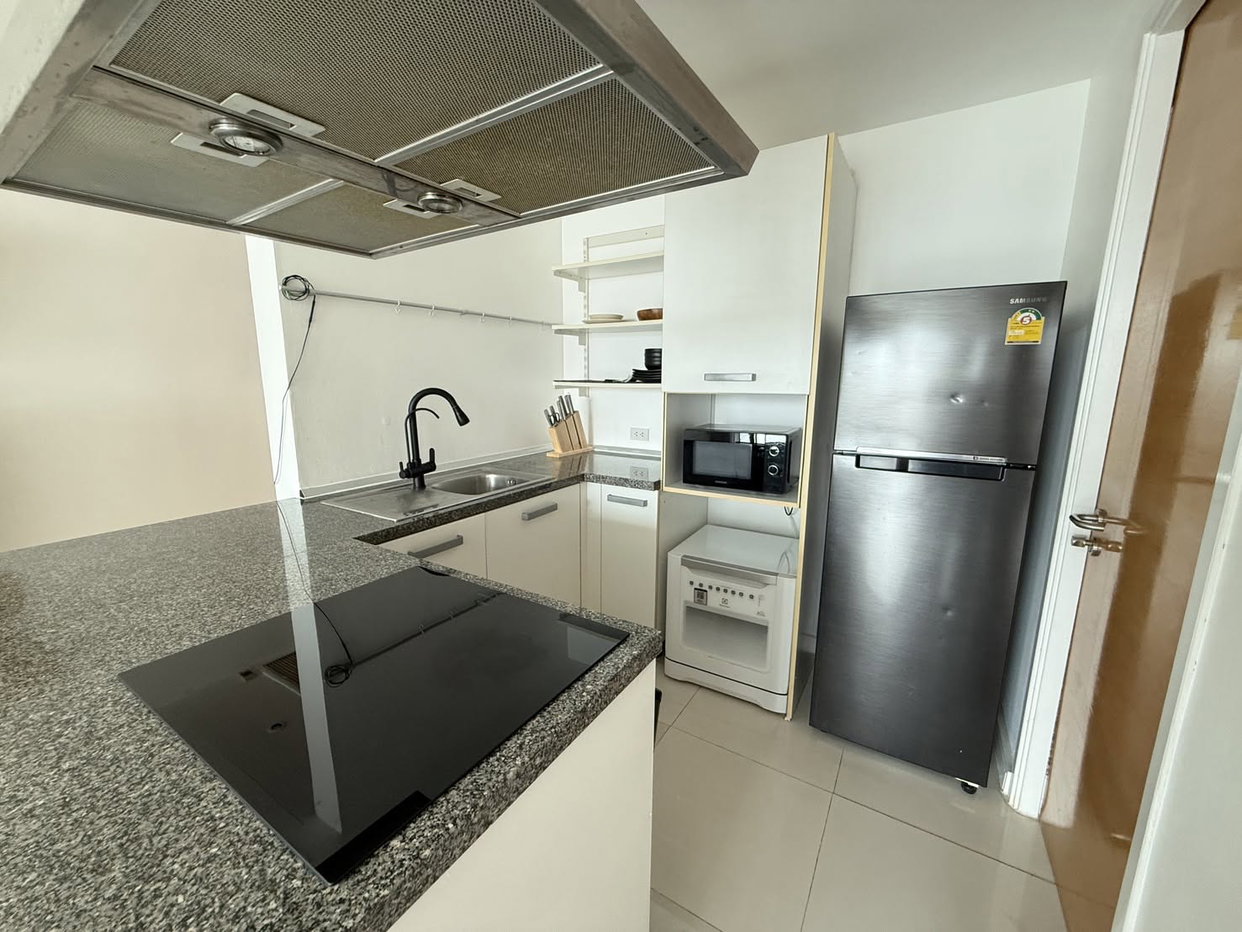 picture Fullerton 2 bedrooms, for sale - 11/13