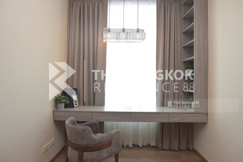 Villa Rachatewi near Airport Rail Link Phaya Thai Station Looking for an owner for this special unit
