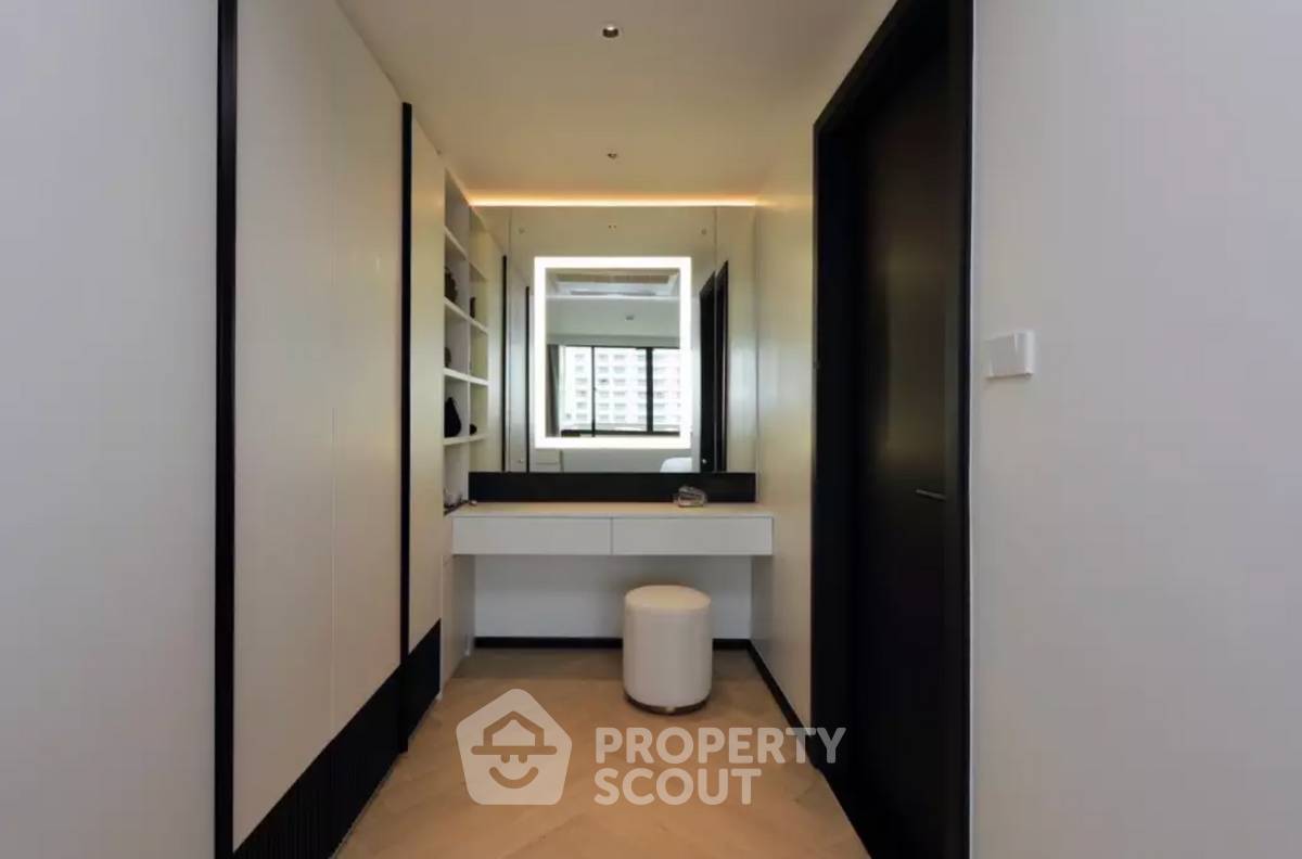 picture 1-BR Condo at Lake Avenue Sukhumvit 16 near BTS Asok (ID 3244047) - 7/12