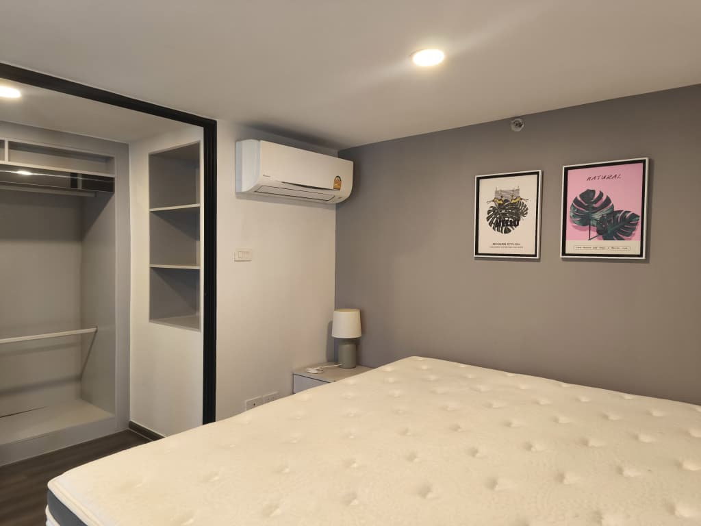 picture Condo for RENT : Knightsbridge Space Rama 9  𝐒𝐢𝐳𝐞 : 41 sqm. Duplex 1 Bed 1 Bath / City View/ Corner   𝐅𝐥𝐨𝐨𝐫 : 21st  ✅Fully furnished - 7/14