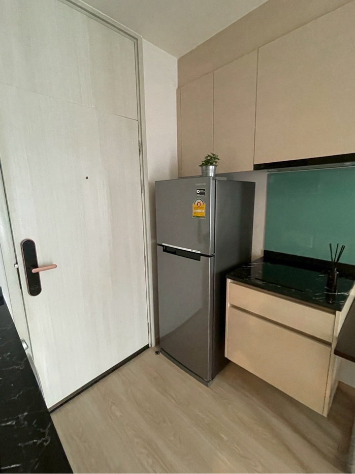 picture 🎓🎓 Noble Revolve Ratchada 2 Beautifully Decorated & Move-In Ready!  Interested? Contact us on Line: @unicondo.swu - 4/4