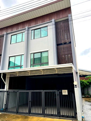 เช่าทาวน์โฮม ถนนประชาอุทิศ ห้วยขวาง : ให้เช่าทาวน์โฮม 3 ชั้น (หลังมุม)ใจกลางรัชดา-ลาดพร้าว  หมู่บ้าน สิริเฮ้าท์ รัชดา 18  (SIRIHOUSE )