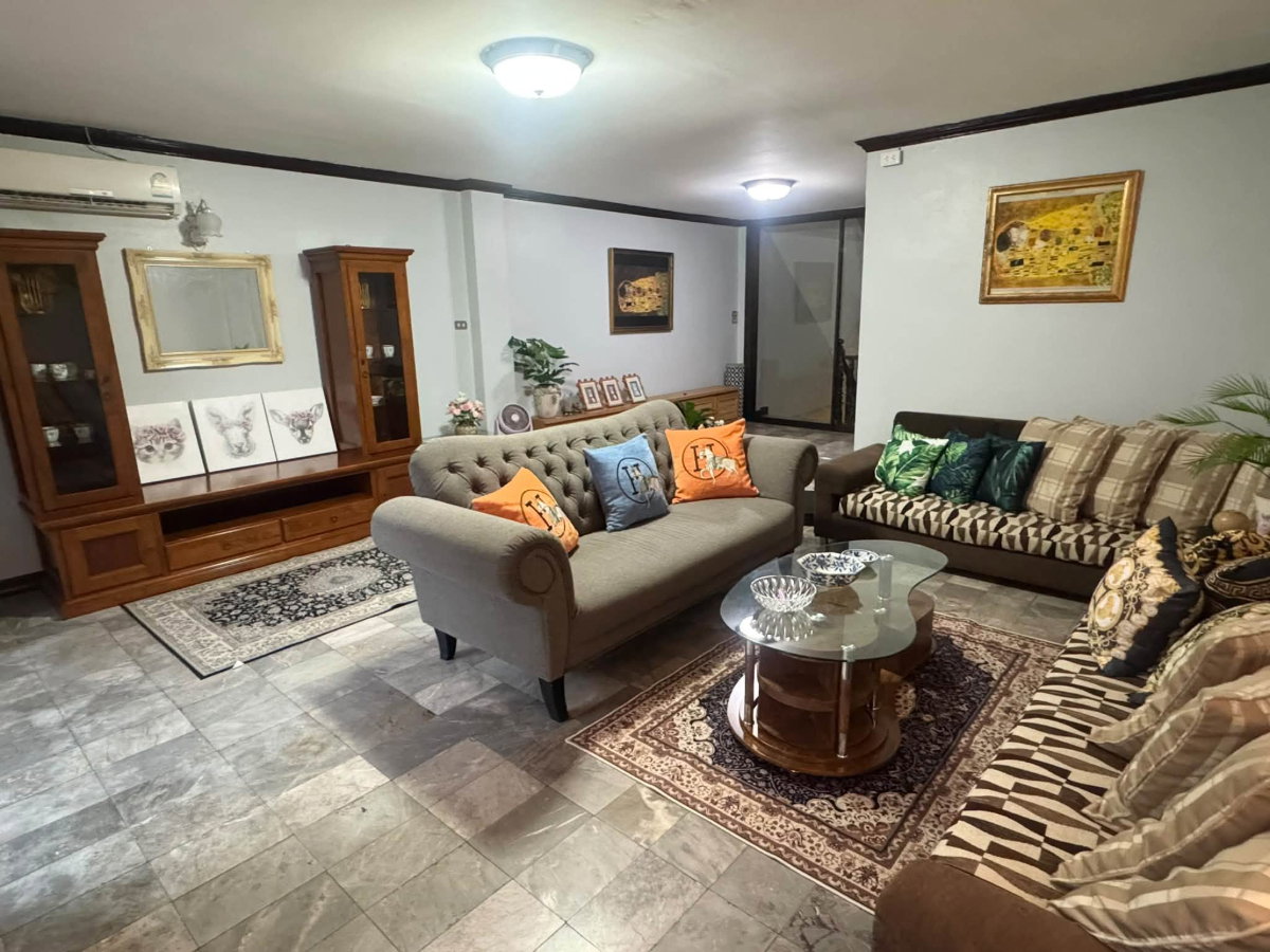 ทาวน์โฮม 4ชั้น สุขุมวิท77 , อ่อนนุช 46, ศรีนครินทร์ มบ.รอยัลนครินทร์วิลล่า Townhome Home-office On Nut 46, Srinakarin 42