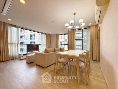 3-BR Condo at LIV @ 49 near BTS Thong Lor (ID 3372055)