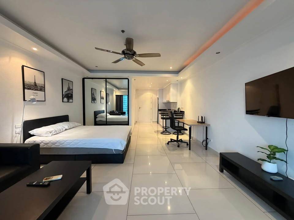 picture Studio Condo at View Talay 3 close to Phratamnak (ID 3386497) - 3/16