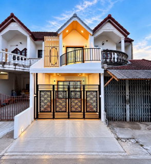 For Sale Townhouse/Townhome  , Weerawat , newly renovated , Bang Khae Nuea , Bang Khae , Bangkok , CX-179543 ✅ Live chat with us ADD LINE @connexproperty ✅