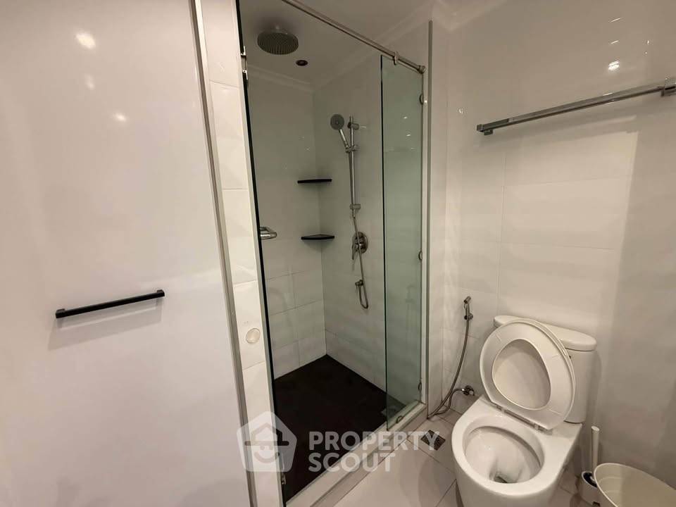 picture Studio Condo at View Talay 3 close to Phratamnak (ID 3386497) - 16/16