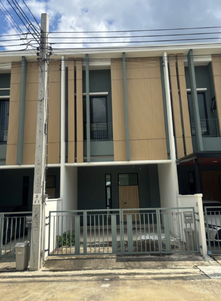ขายทาวน์โฮม 2 ห้องนอน 160 ตร.ม. 26 ตร.ว. เขตคลองสามวา