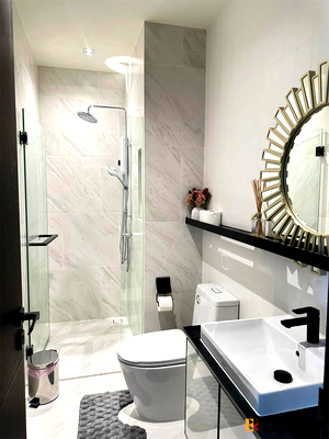 Condos for sale : Unit Priced Below Market Chapter Charoennakhorn-Riverside