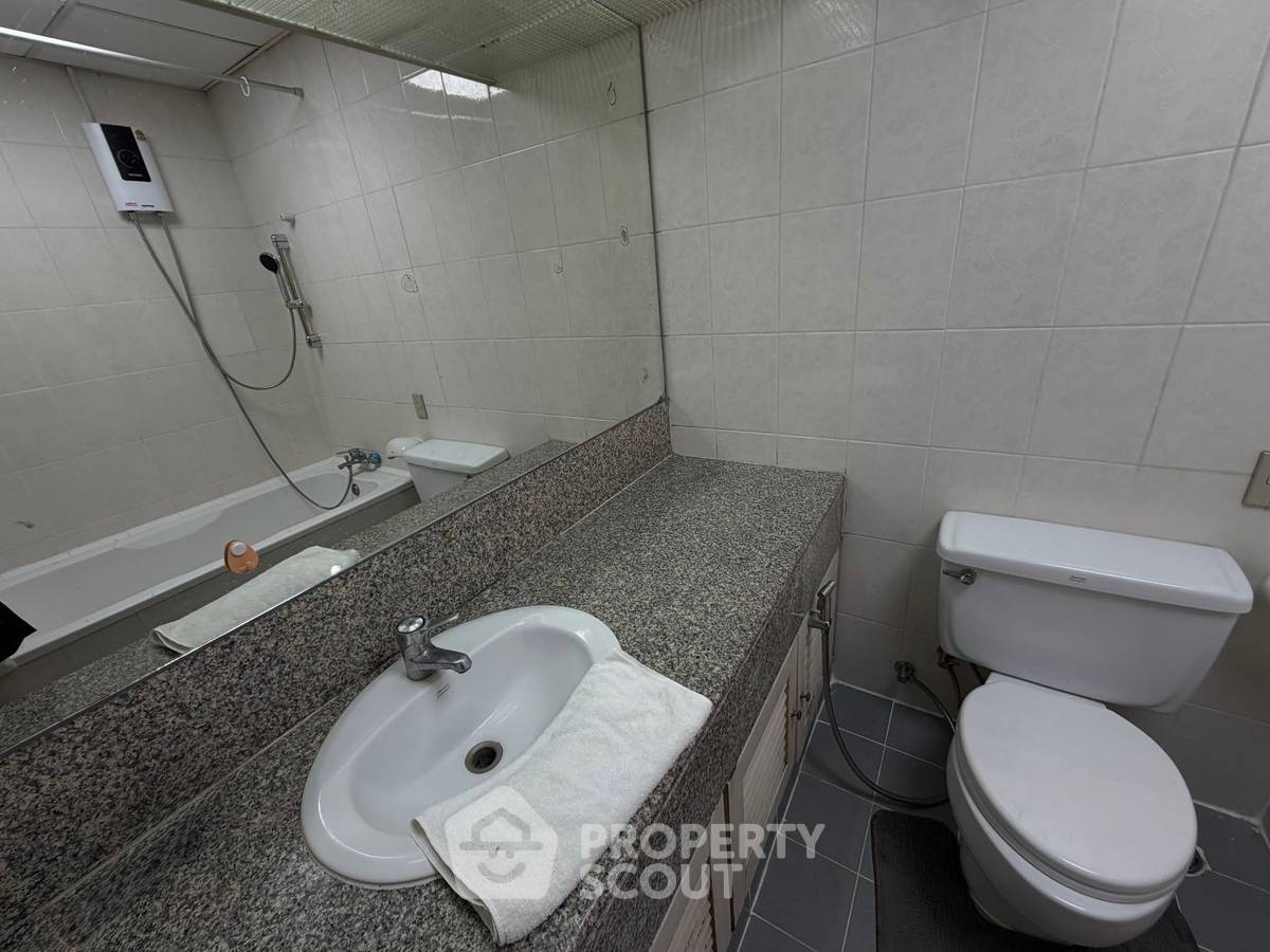 picture 3-BR Condo at Central City East Tower in Bang Na Nuea (ID 3387709) - 14/17