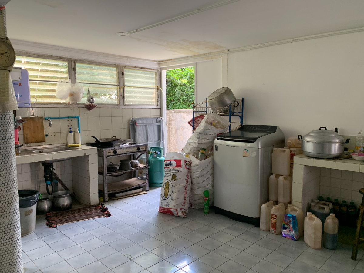 รูป ขายโกดัง สภาพ พร้อมดัดแปลงเป็นโรงงานได้ พร้อมบ้าน1 หลัง โครงสร้างแข็งแรง ยกพื้นสูง พื้นที่ 167  ตรว ซอย กรุงเทพนนทบุรี27 บางซื่อ  ราคาดีมาก - รูปที่ 9/20