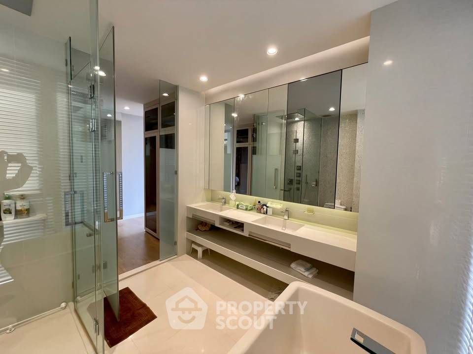รูป คอนโด 2 ห้องนอน 136 ตร.ม. ใกล้ BTS พร้อมพงษ์ | Vittorio Sukhumvit 39 (ID 3216658) - รูปที่ 8/18