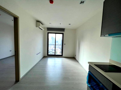 Condos for sale : Who looking for Unfurnished don't miss. 1B1B 34 Sq.m. HIGH FLOOR ONLY 5,300,000 Baht