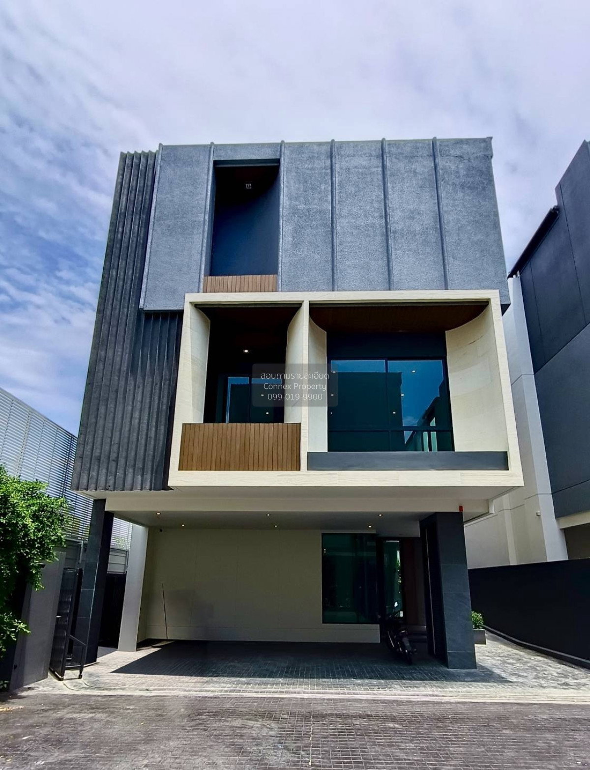 ขายบ้านเดี่ยว 4 ห้องนอน 479 ตร.ม. 63.8 ตร.ว. เพนตัน อารีย์ - สุทธิสาร