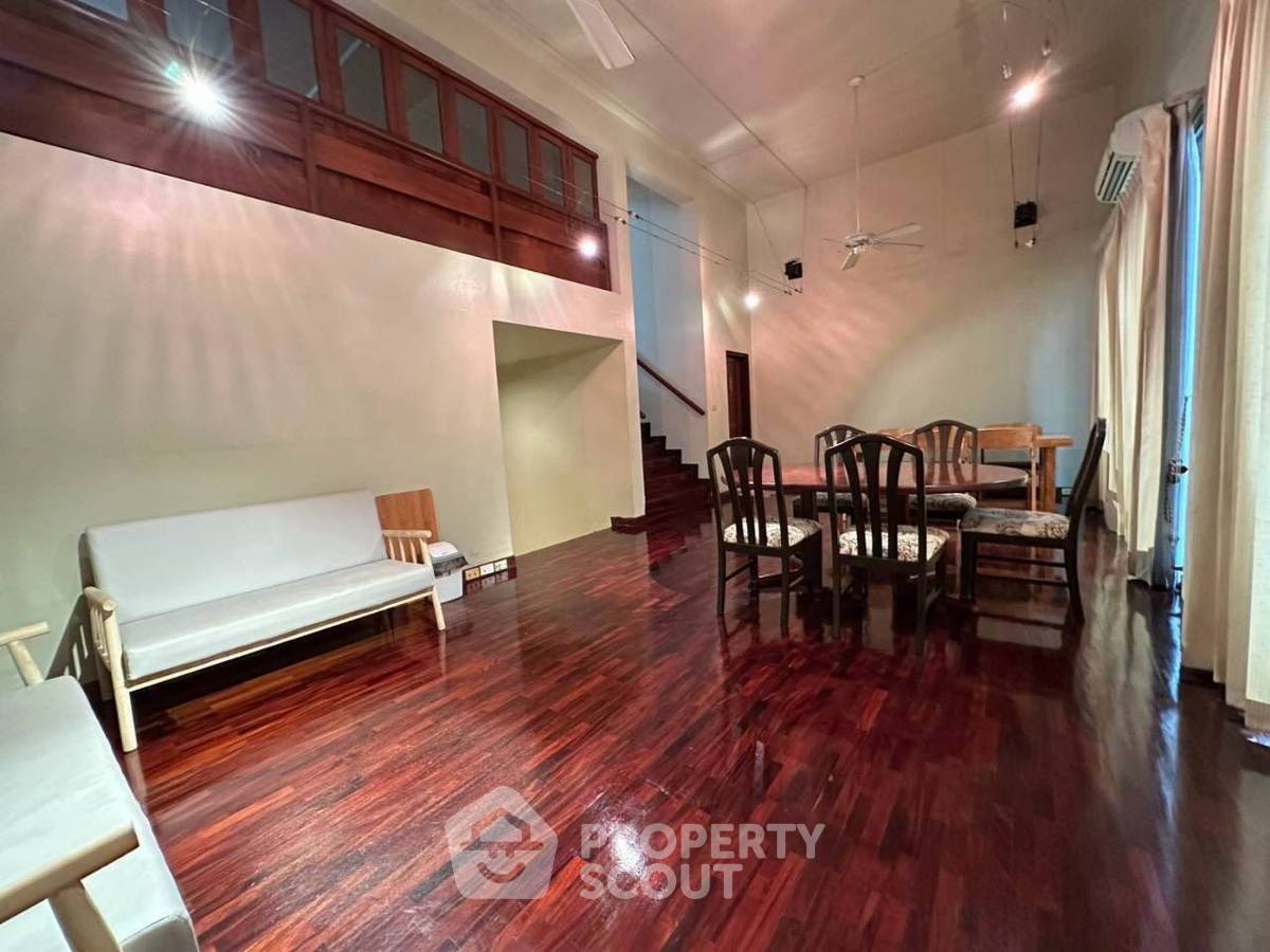 picture 5-BR Townhouse near MRT Sukhumvit (ID 3386490) - 5/9
