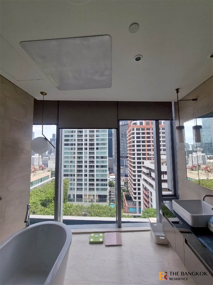 picture Saladaeng residences near MRT Silom Station Luxuriously Elevated Unit - 6/10