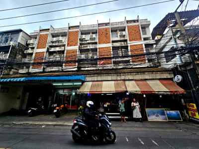 อาคารพาณิชย์ เอสพลานาด รัชดาภิเษก : ขาย อาคารพาณิชย์ทำเลทอง ติดตลาดห้วยขวางเพียง 350 เมตร นักลงทุนที่เห็นโอกาสห้ามพลาด (OF6904)
