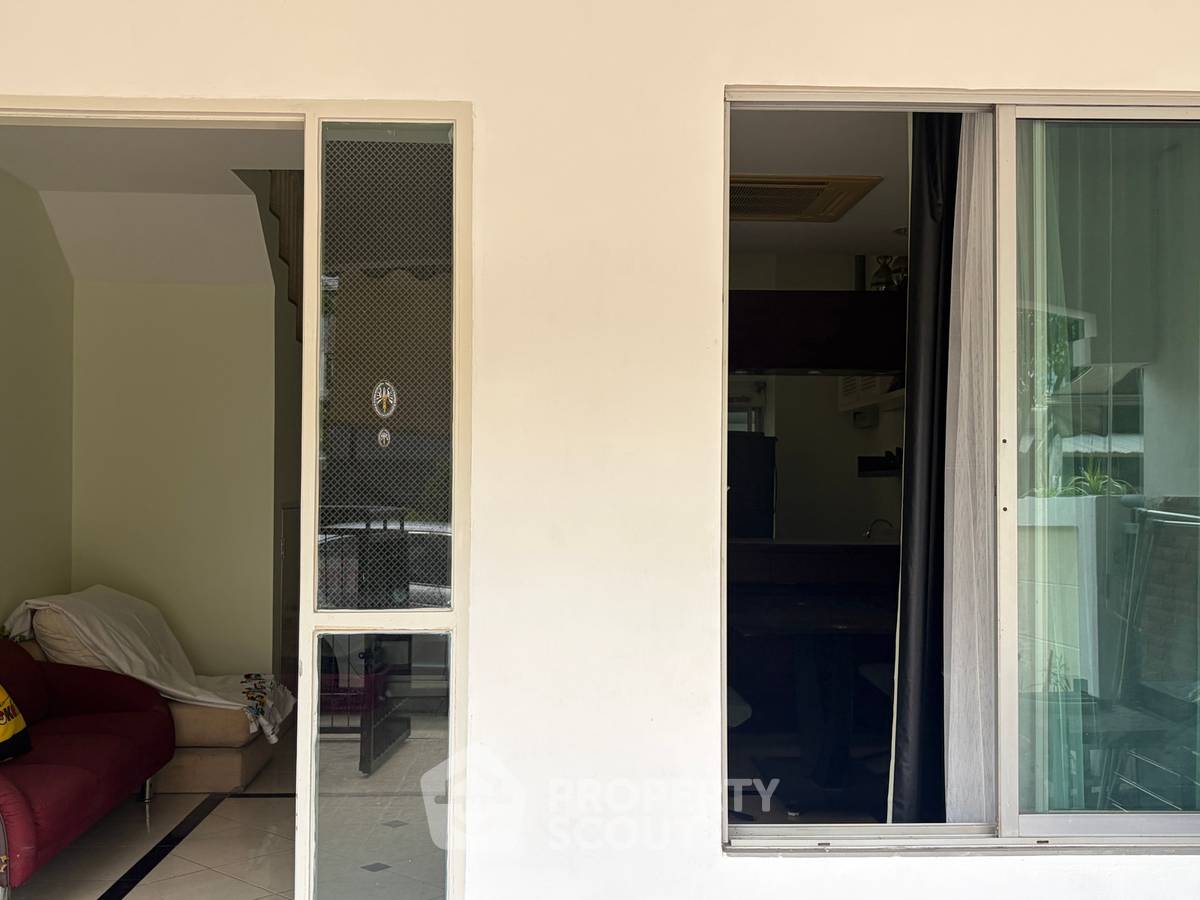 ขายทาวน์โฮม 3 ห้องนอน 200 ตร.ม. 20 ตร.ว. บ้านกลางเมือง สวิสทาวน์ เกษตร-นวมินทร์