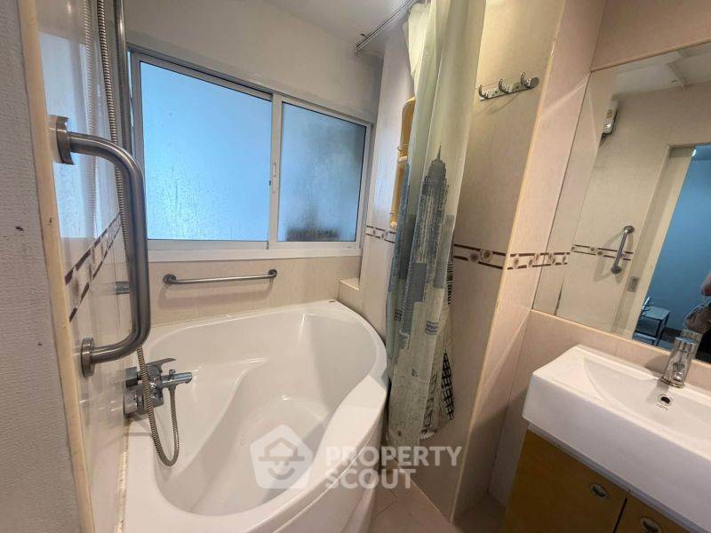picture 1-BR Condo For Rent At Ladda Condo View, Si Racha (ID 3387223) - 9/9