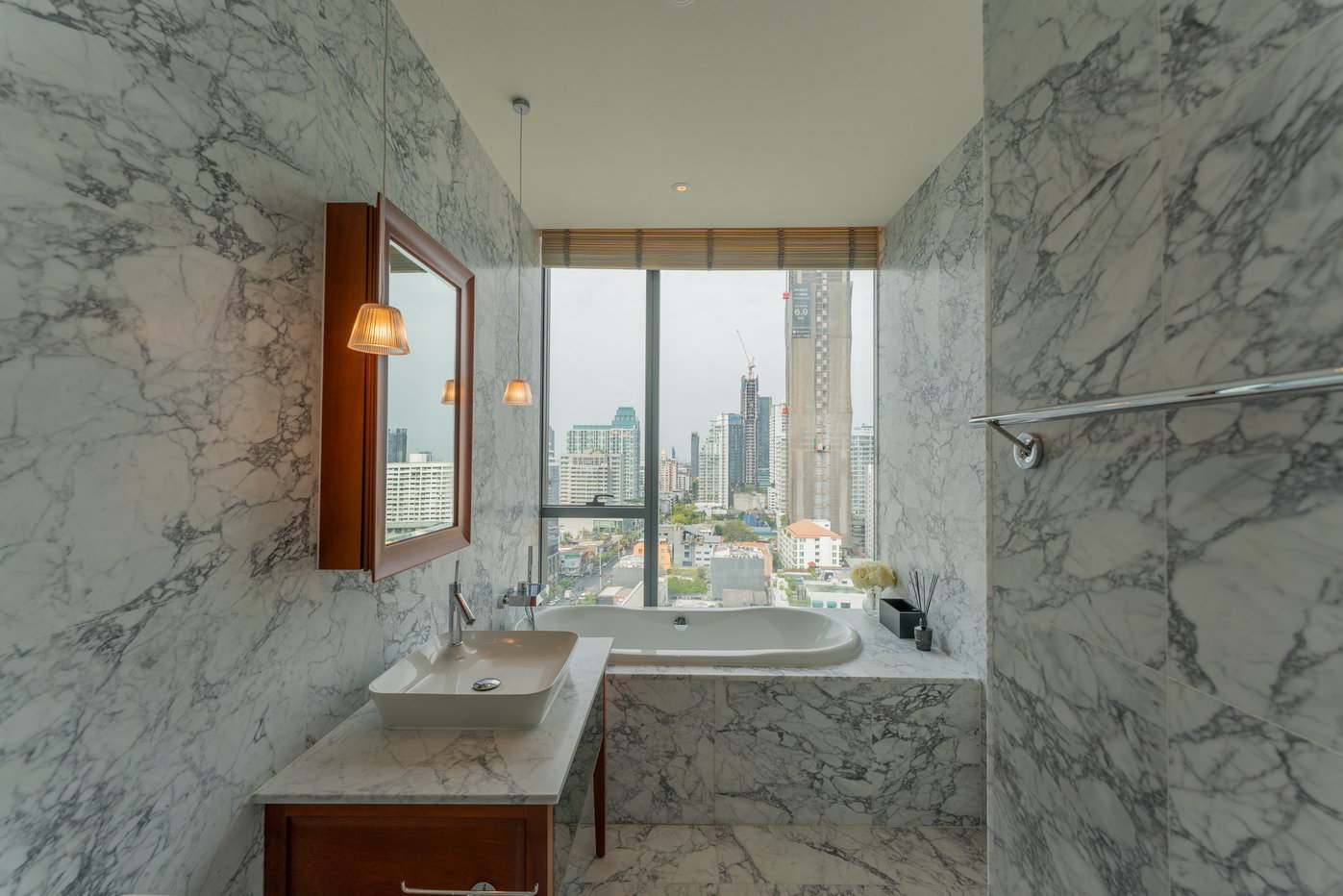 picture KHUN by YOO inspired by Starck 2 bedrooms, for rent - 34/37