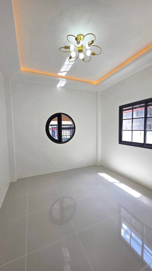 รูป บ้านชั้นเดียว รีโนเวทพร้อมอยู่ หมู่บ้านอมรทรัพย์ ถนนอยู่วิทยา 16 ซอย22 กระทุ่มราย หนองจอก ราคาถูกมากๆ - รูปที่ 5/13