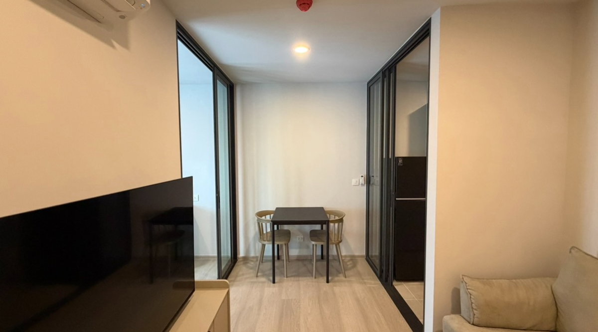 picture Modern 1-Bedroom Condo for Rent | Aspire Onnut Station - 8/22