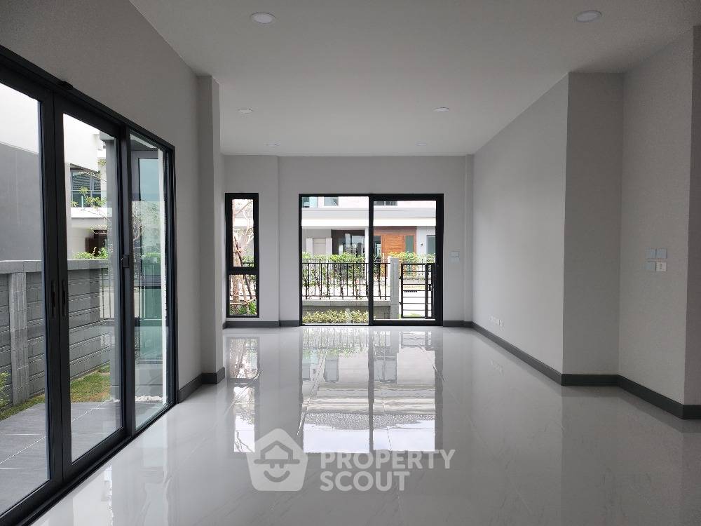 รูป บ้าน 4-ห้องนอน ที่ เดอะ ซิตี้ บางนา ใน บางแก้ว (ID 1558831) - รูปที่ 2/9