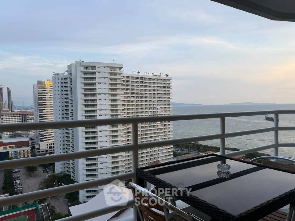 picture Studio Condo at View Talay 3 close to Phratamnak (ID 3386497) - 11/16