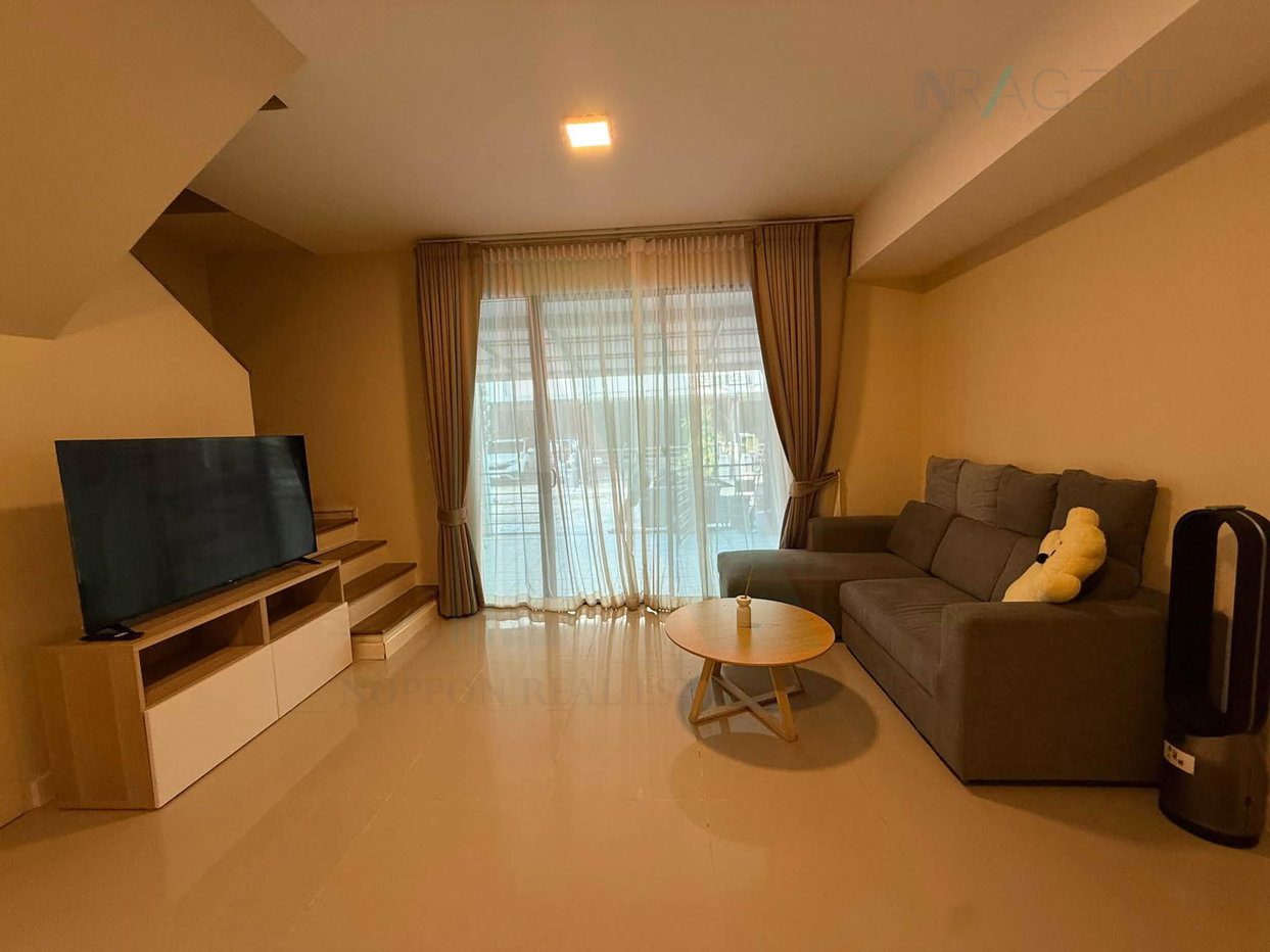 รูป ให้เช่าทาวน์เฮาส์ 2 ชั้น พลีโน่ บางนา - วงแหวน 3 ห้องนอน 2 ห้องน้ำ - รูปที่ 2/8