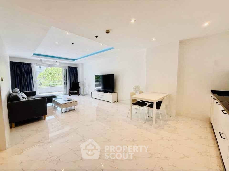 picture 2-BR Condo at View Talay 3 close to Phratamnak (ID 3387269) - 8/14