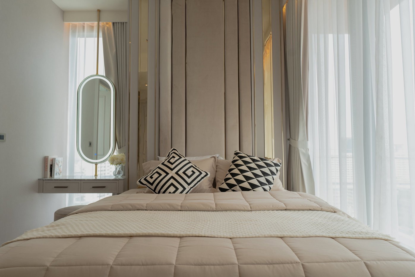 picture KHUN by YOO inspired by Starck 2 bedrooms, for rent - 33/37