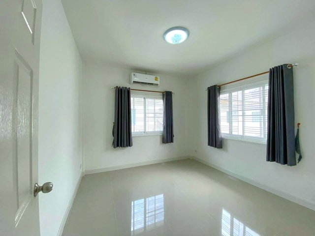 รูป 3 แอร์ บางปูนคร-พุฒสี โลตัส แพรกษา 800 ม. ใหญ่มากให้เช่าบ้าน2 ชั้นพร้อมสวน และสนามหญ้า 40 ตร.วา.ย่านแพรกษา น่าอยู่ 3 นอน ตลาดสดนิคมบางปู - รูปที่ 8/8