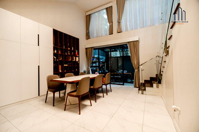 Townhouses for sale วิทยาลัยเซาธ์อีสท์บางกอก : The Park Lane Sukhumvit 105 4 bedrooms, for sale