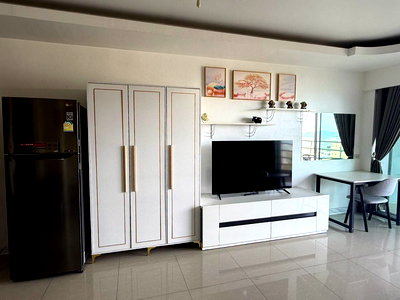 ขายคอนโด : Spacious Studio Condo for Sale View Talay 6 Central Pattaya