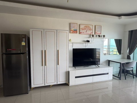 Spacious Studio Condo for Sale View Talay 6 Central Pattaya