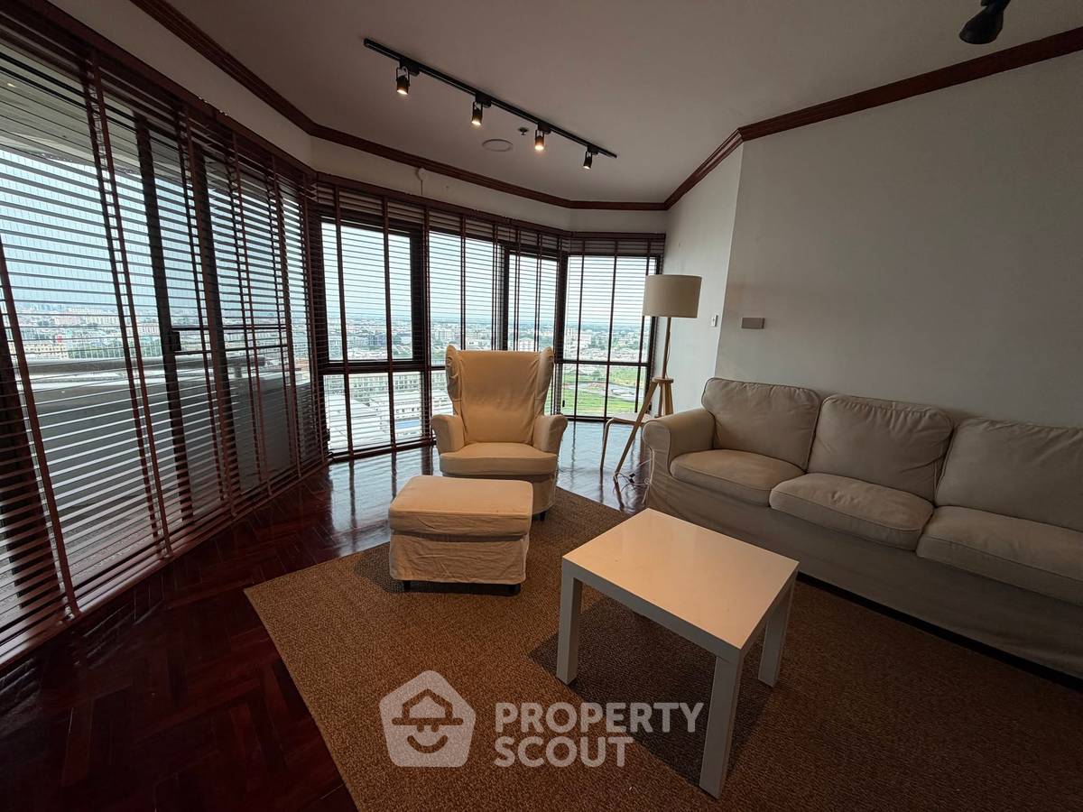 picture 3-BR Condo at Central City East Tower in Bang Na Nuea (ID 3387709) - 1/17
