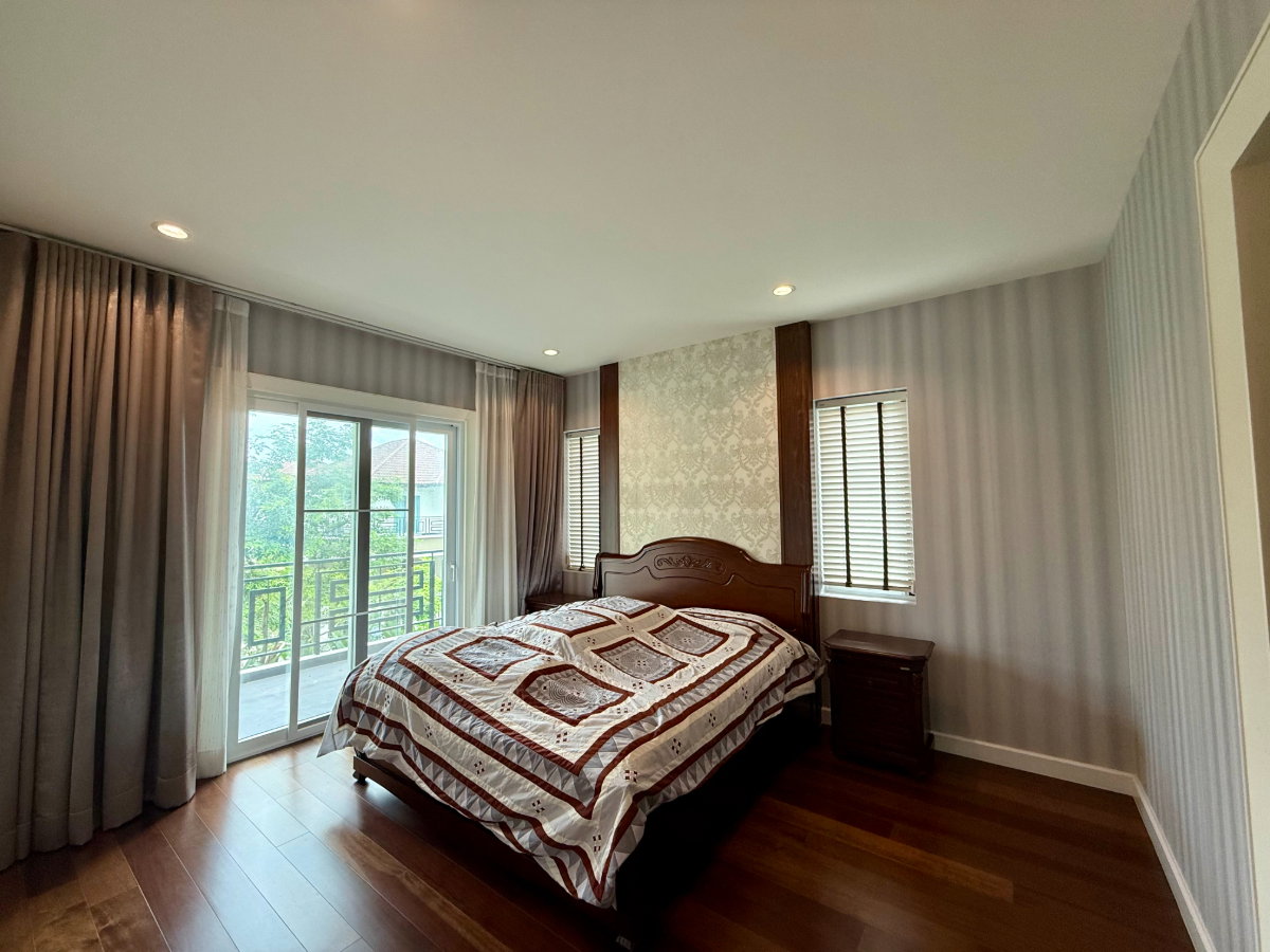 รูป ให้เช่าบ้าน/วิลล่า Villa Nakarin Onnuch-Wongwaen - 4 ห้องนอน 4 ห้องน้ำ - 388 ตร.ม. - เช่า 100,000 บาท/เดือน [BLh2610001]	 - รูปที่ 4/16