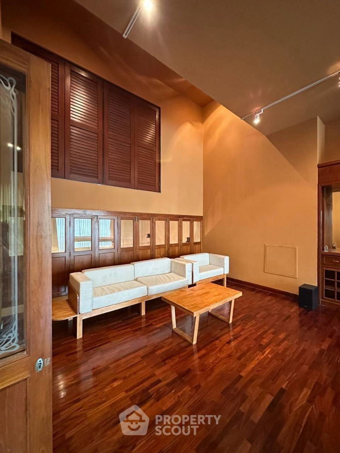 picture 5-BR Townhouse near MRT Sukhumvit (ID 3386490) - 1/9