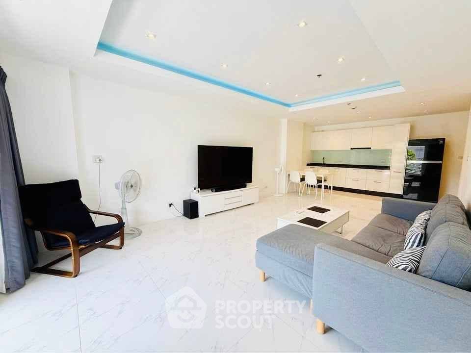 picture 2-BR Condo at View Talay 3 close to Phratamnak (ID 3387269) - 5/14